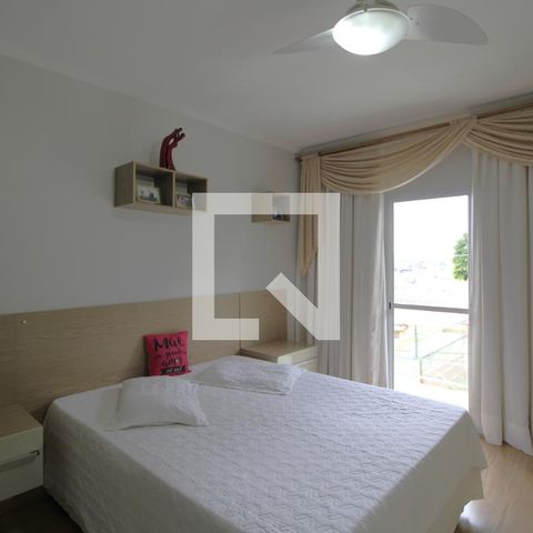 Casa à venda com 178m², 3 quartos e 4 vagasSuíte