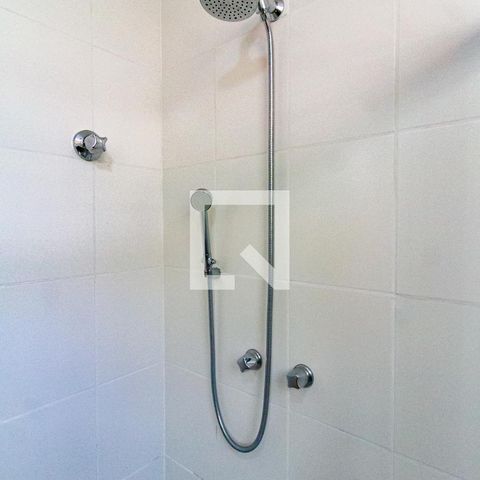 Apartamento para alugar com 55m², 1 quarto e sem vagaDetalhe do banheiro 