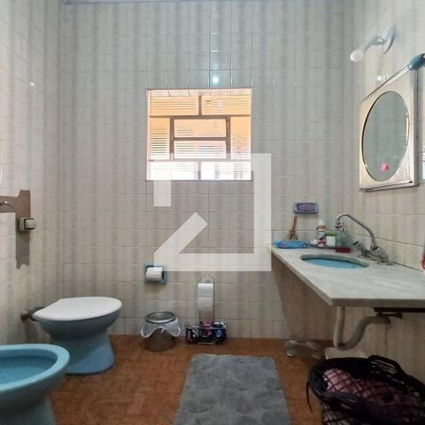 Casa à venda com 165m², 3 quartos e 5 vagasBanheiro Corredor