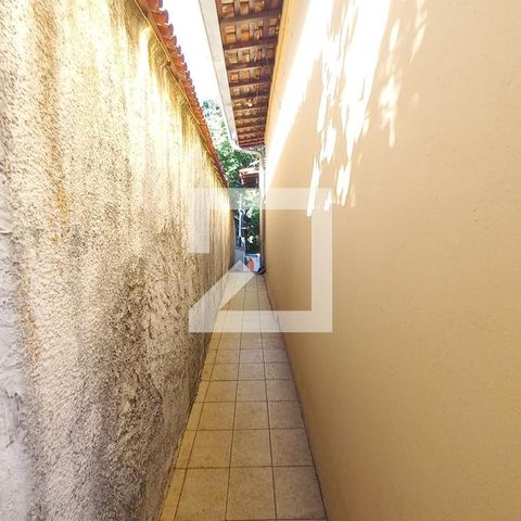 Casa à venda com 165m², 3 quartos e 5 vagasCorredor Lateral 
