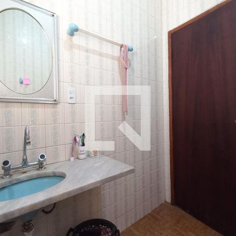 Casa à venda com 165m², 3 quartos e 5 vagasBanheiro Corredor 