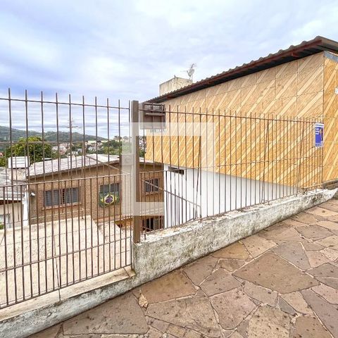 Casa à venda com 330m², 3 quartos e 2 vagasFachada