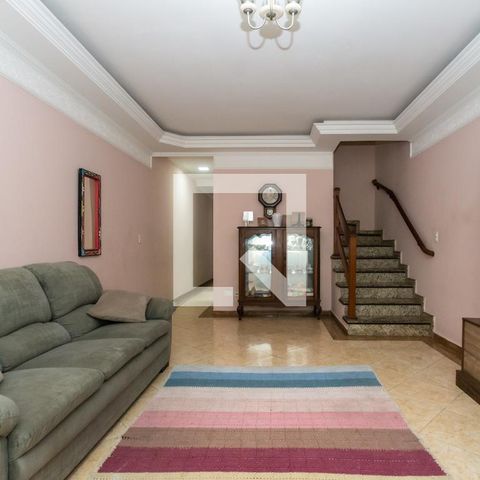 Casa à venda com 132m², 3 quartos e 2 vagasSala