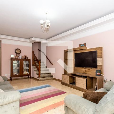Casa à venda com 132m², 3 quartos e 2 vagasSala