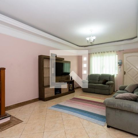Casa à venda com 132m², 3 quartos e 2 vagasSala