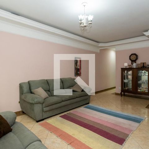 Casa à venda com 132m², 3 quartos e 2 vagasSala