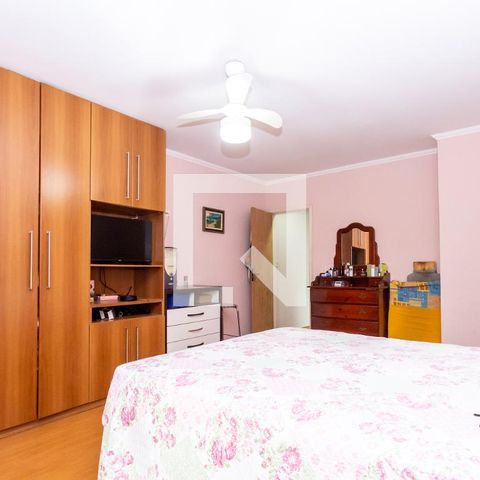 Casa à venda com 132m², 3 quartos e 2 vagasSuíte