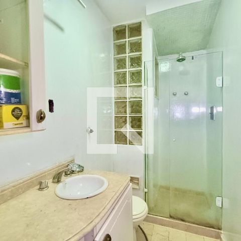 Apartamento à venda com 280m², 3 quartos e 1 vaga Apartamento à venda com 280m², 3 quartos e 1 vagaSuíte banheiro