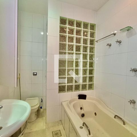Apartamento à venda com 280m², 3 quartos e 1 vaga Apartamento à venda com 280m², 3 quartos e 1 vagaBanheiro social