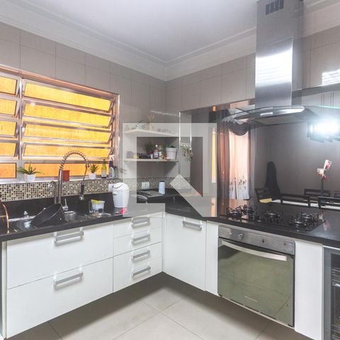 Casa para alugar com 350m², 3 quartos e 2 vagas Casa para alugar com 350m², 3 quartos e 2 vagasCozinha