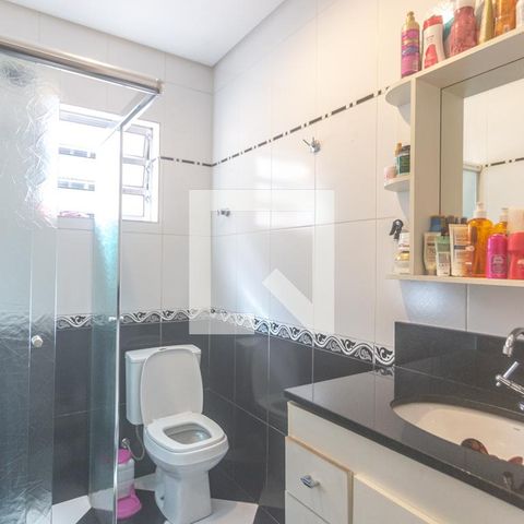 Casa para alugar com 350m², 3 quartos e 2 vagas Casa para alugar com 350m², 3 quartos e 2 vagasBanheiro social
