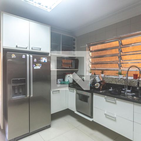 Casa para alugar com 350m², 3 quartos e 2 vagas Casa para alugar com 350m², 3 quartos e 2 vagasCozinha