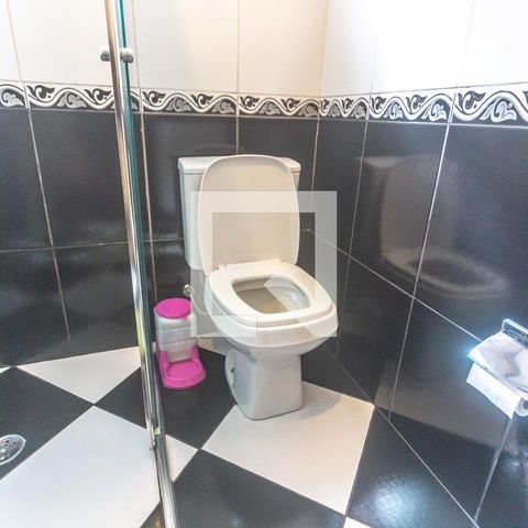 Casa para alugar com 350m², 3 quartos e 2 vagas Casa para alugar com 350m², 3 quartos e 2 vagasBanheiro social