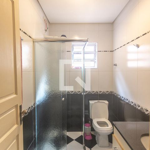 Casa para alugar com 350m², 3 quartos e 2 vagas Casa para alugar com 350m², 3 quartos e 2 vagasBanheiro social