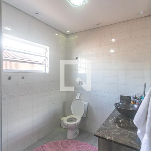 Casa para alugar com 350m², 3 quartos e 2 vagas Casa para alugar com 350m², 3 quartos e 2 vagasBanheiro suíte