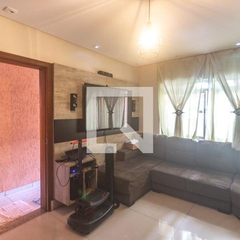 Casa para alugar com 350m², 3 quartos e 2 vagas Casa para alugar com 350m², 3 quartos e 2 vagasSala de estar