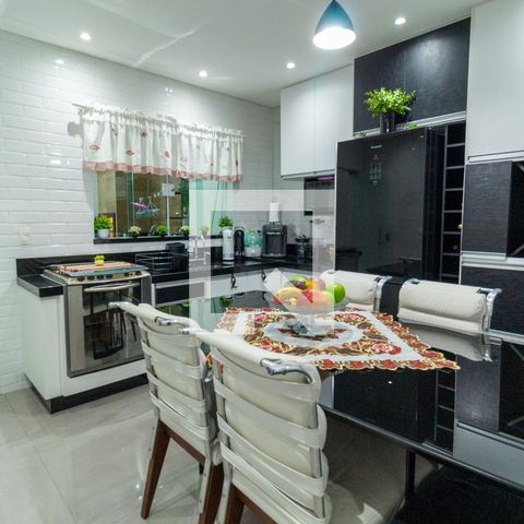 Casa à venda com 104m², 3 quartos e 2 vagasCozinha
