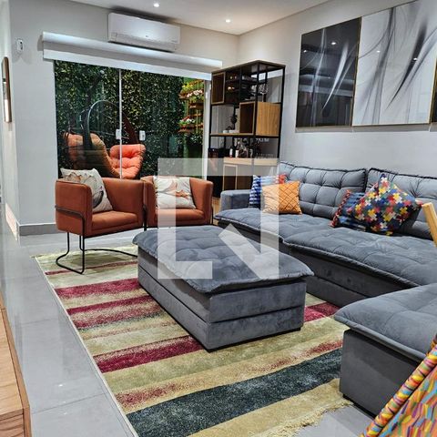 Casa à venda com 104m², 3 quartos e 2 vagas Casa à venda com 104m², 3 quartos e 2 vagasSala
