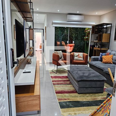 Casa à venda com 104m², 3 quartos e 2 vagas Casa à venda com 104m², 3 quartos e 2 vagasSala