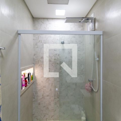 Casa à venda com 104m², 3 quartos e 2 vagasBanheiro
