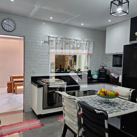 Casa à venda com 104m², 3 quartos e 2 vagas Casa à venda com 104m², 3 quartos e 2 vagasCozinha