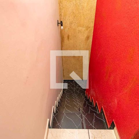 Casa à venda com 200m², 4 quartos e 3 vagasEscada 