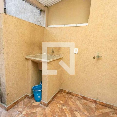 Casa à venda com 200m², 4 quartos e 3 vagasCasa 2 - área de serviço 