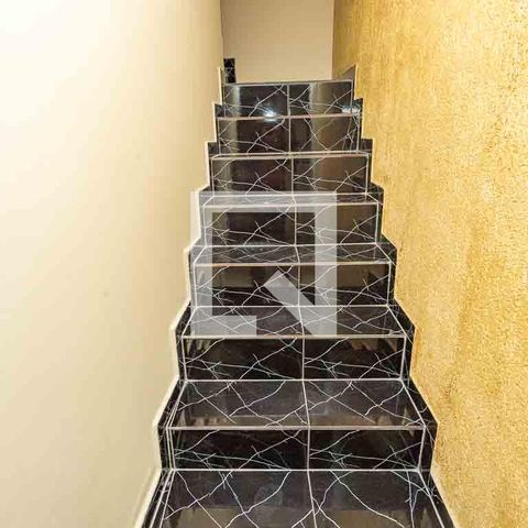 Casa à venda com 200m², 4 quartos e 3 vagasEscada 