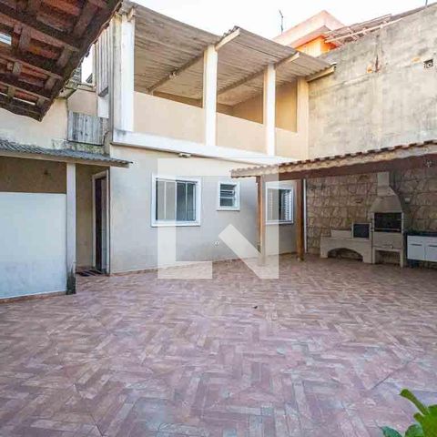 Casa à venda com 200m², 4 quartos e 3 vagasQuintal 