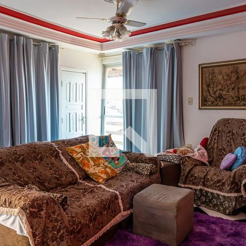 Casa à venda com 113m², 4 quartos e 3 vagasSala