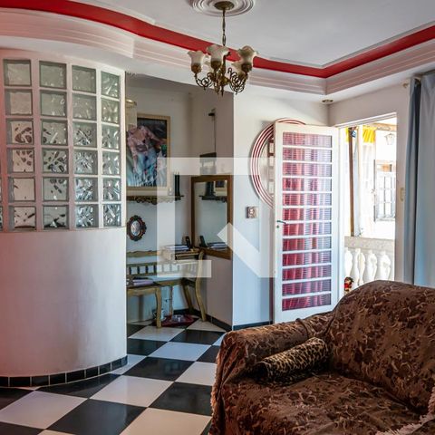 Casa à venda com 113m², 4 quartos e 3 vagasSala
