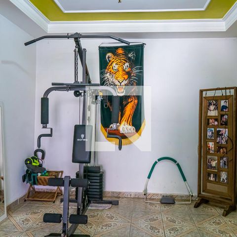 Casa à venda com 113m², 4 quartos e 3 vagasSala