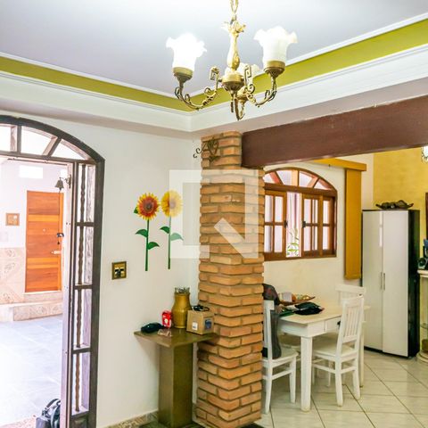 Casa à venda com 113m², 4 quartos e 3 vagasSala
