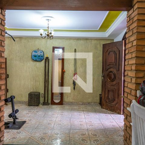 Casa à venda com 113m², 4 quartos e 3 vagasSala
