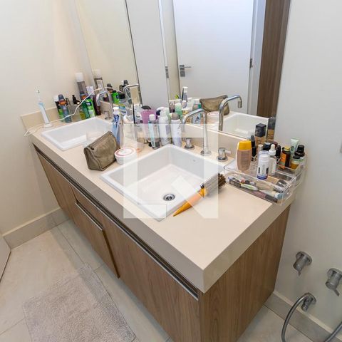 Casa de condomínio à venda com 200m², 3 quartos e 4 vagasBanheiro da suíte 1