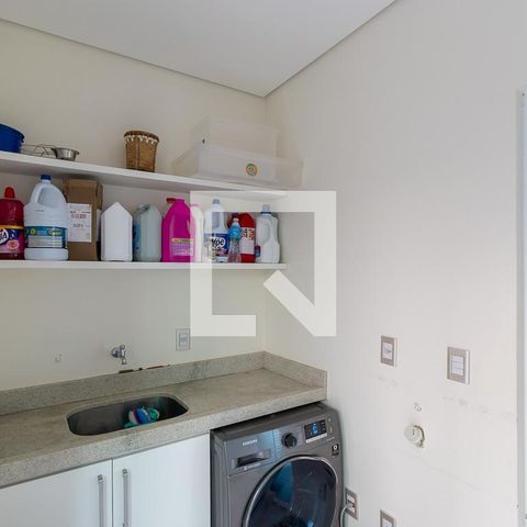 Casa de condomínio à venda com 200m², 3 quartos e 4 vagasÁrea de serviço
