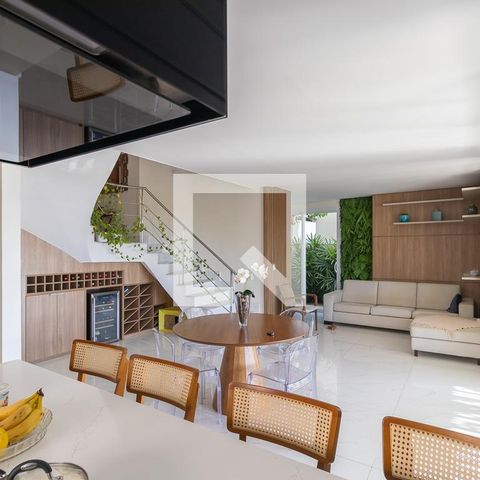 Casa de condomínio à venda com 200m², 3 quartos e 4 vagasSala