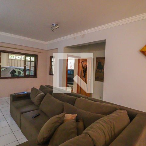 Casa à venda com 600m², 6 quartos e 4 vagasSala