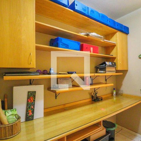 Casa à venda com 600m², 6 quartos e 4 vagasEscritório