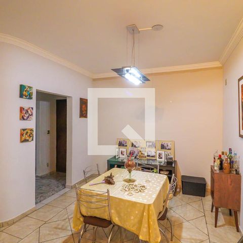 Casa à venda com 600m², 6 quartos e 4 vagasSala
