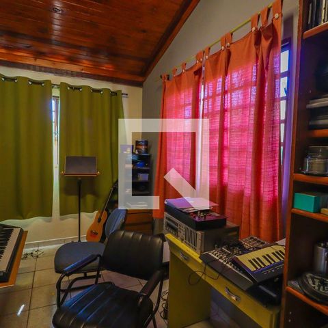 Casa à venda com 600m², 6 quartos e 4 vagasQuarto de Serviço
