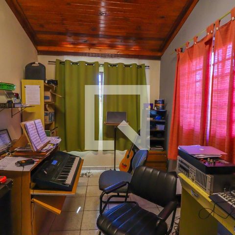 Casa à venda com 600m², 6 quartos e 4 vagasQuarto de Serviço