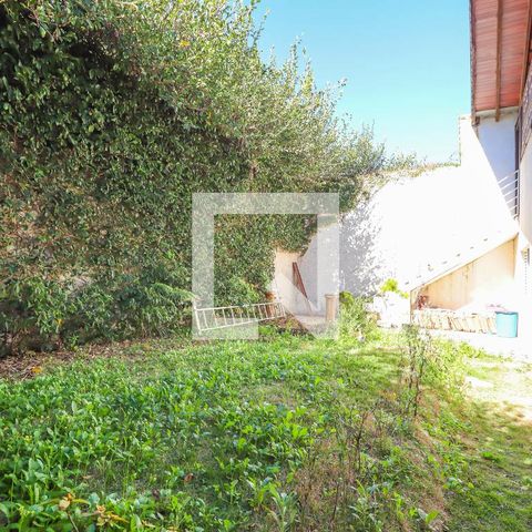 Casa à venda com 600m², 6 quartos e 4 vagasQuintal