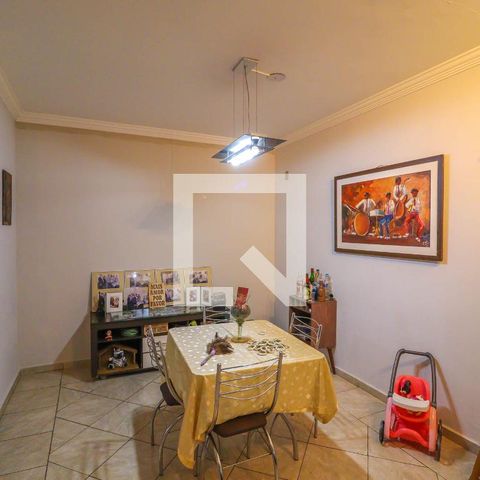 Casa à venda com 600m², 6 quartos e 4 vagasSala