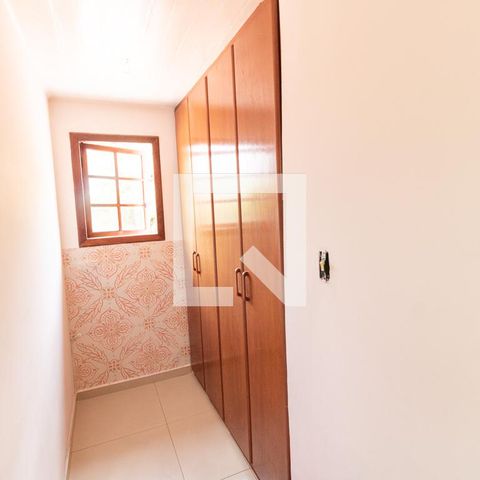 Casa à venda com 450m², 6 quartos e 7 vagas Casa à venda com 450m², 6 quartos e 7 vagasCloset Edicula