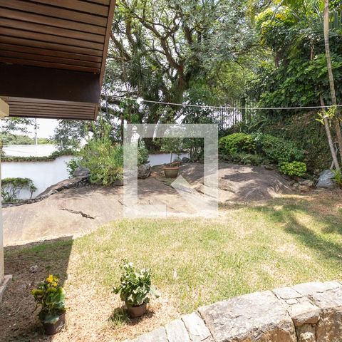 Casa à venda com 450m², 6 quartos e 7 vagas Casa à venda com 450m², 6 quartos e 7 vagasJardim