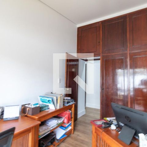 Casa à venda com 450m², 6 quartos e 7 vagas Casa à venda com 450m², 6 quartos e 7 vagasQuarto 2