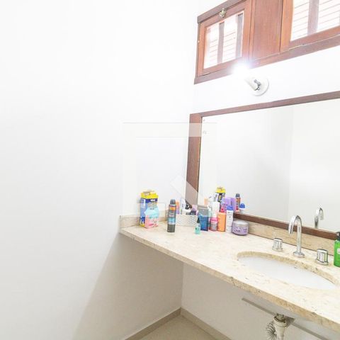 Casa à venda com 450m², 6 quartos e 7 vagas Casa à venda com 450m², 6 quartos e 7 vagasBanheiro