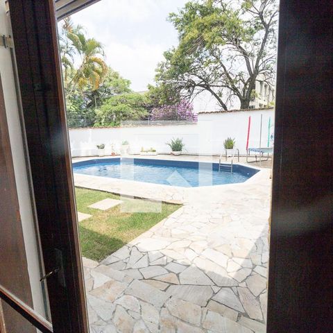 Casa à venda com 450m², 6 quartos e 7 vagas Casa à venda com 450m², 6 quartos e 7 vagasVista do Quarto 1