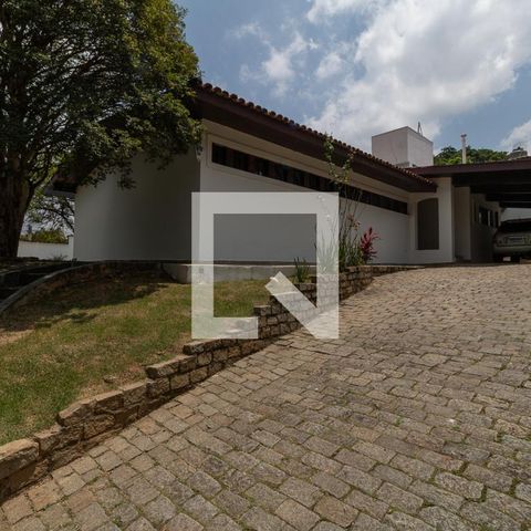 Casa à venda com 450m², 6 quartos e 7 vagas Casa à venda com 450m², 6 quartos e 7 vagasGaragem